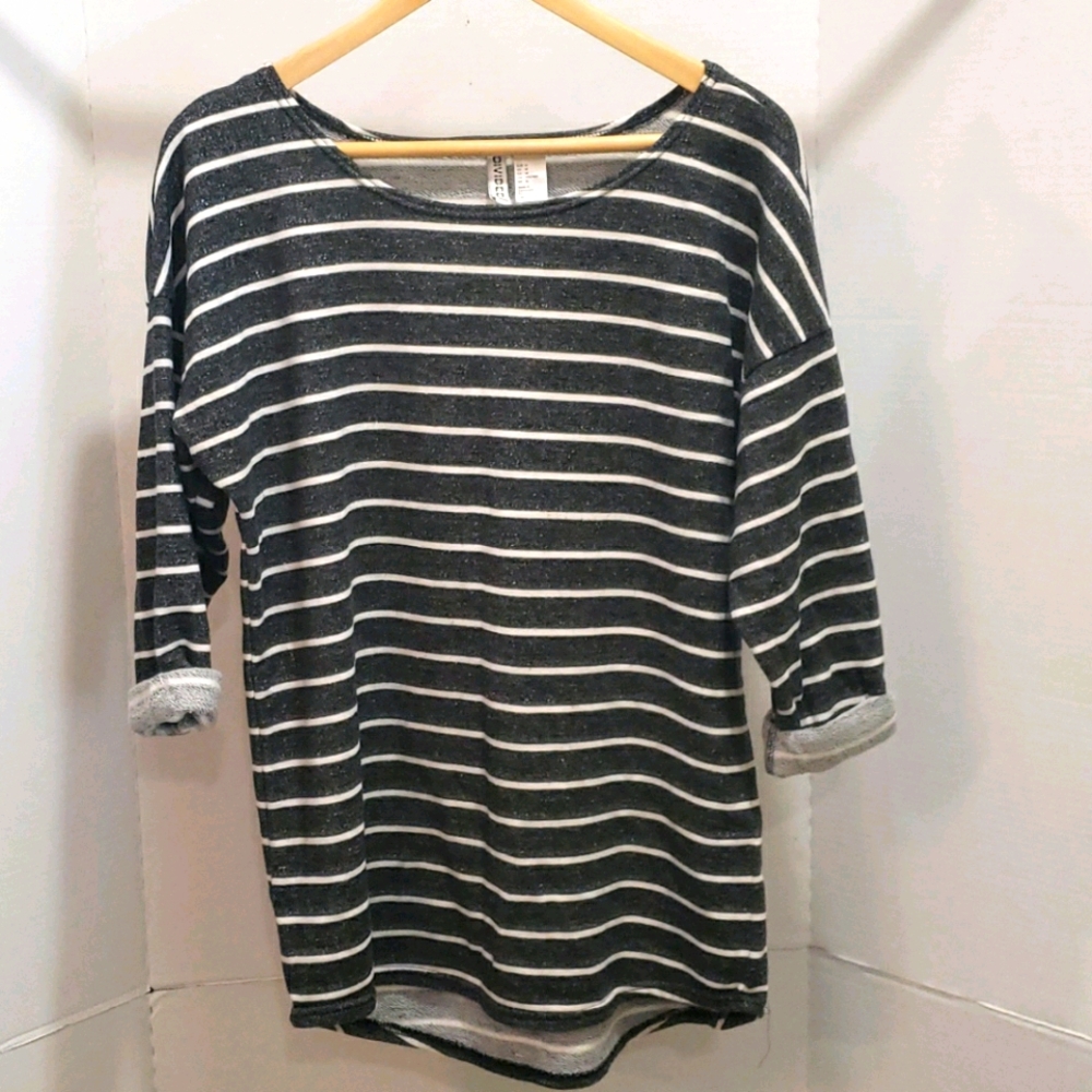 H&M Divided M grey pullover top 3/4 sleeve T shirt